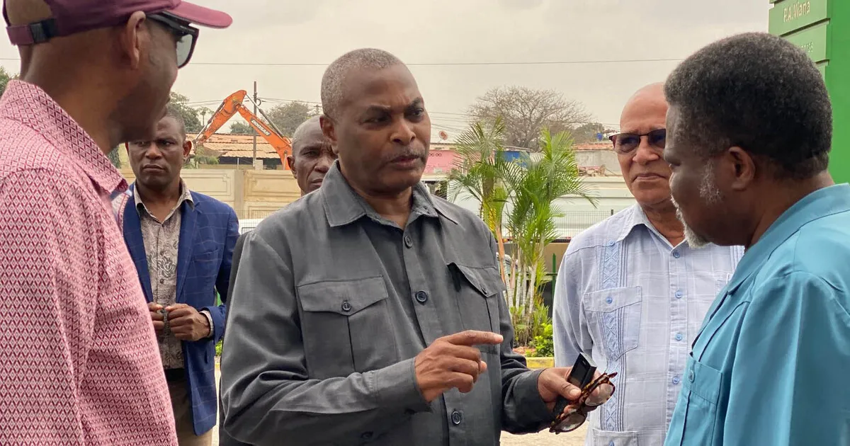 Direcção do PRA-JÁ Servir Angola impedida de visitar unidades penitenciárias de Viana e Calomboloca por falta de "orientações superiores"