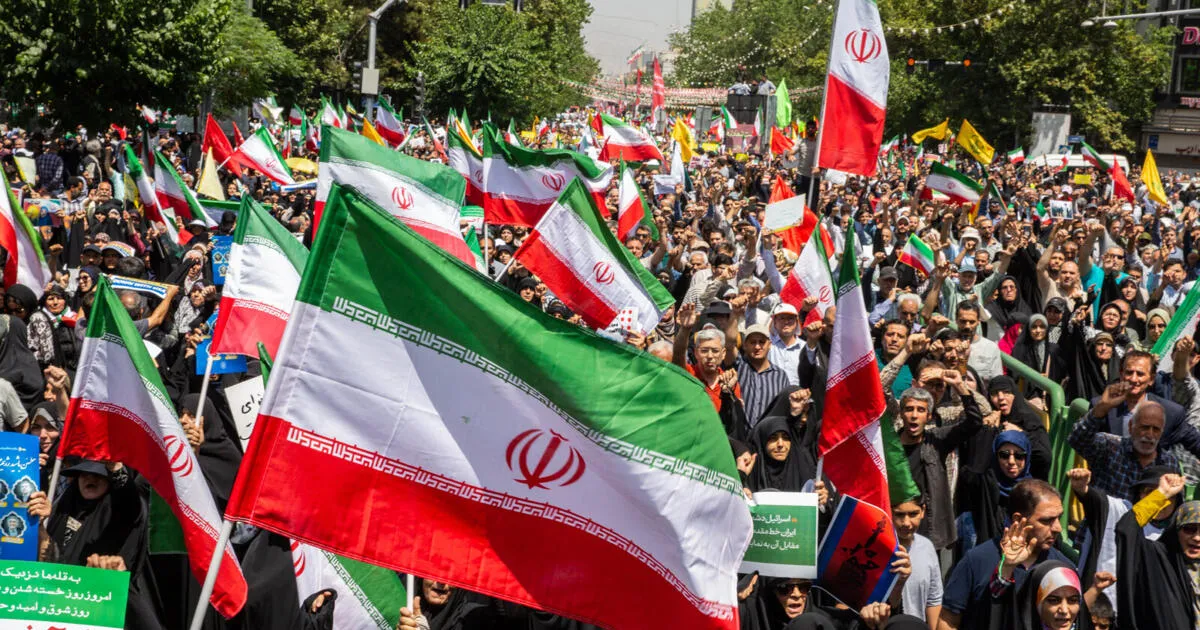 EUA/Irão: Ataque norte-americano a qualquer momento – Trump manda americanos abandonar território iraniano – "Ajuda está a caminho", avisa Casa Branca - Nova "Revolução Colorida" falhou, mas o regime ainda corre risco