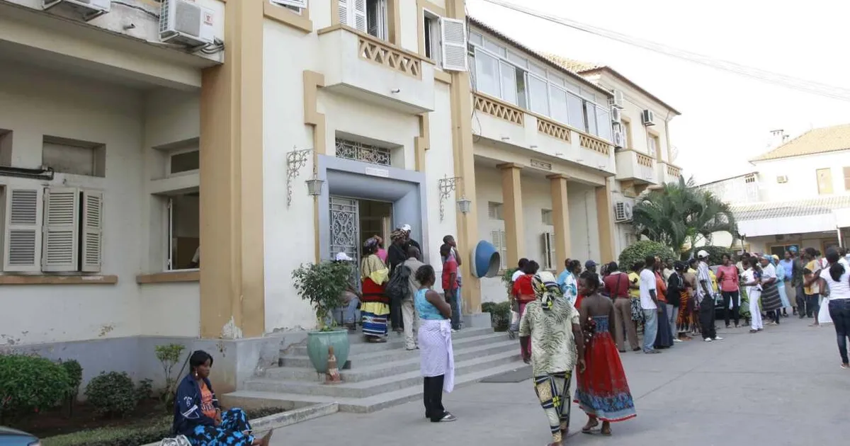 Luanda: Enfermeira da Maternidade Augusto Ngangula está a ser julgada por medicar uma parturiente, que após tomar o medicamento faleceu