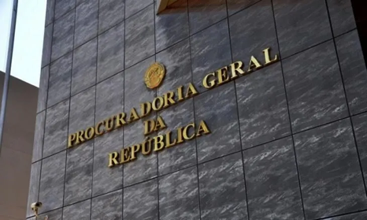 Procuradores elegem esta segunda-feira os três nomes que vão à mesa do PR para escolha do novo PGR - Filomeno Octávio Benedito desiste da corrida (ACTUALIZADA)