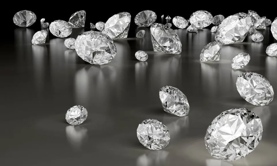 Leilão de diamantes angolanos rende 25,8 milhões de dólares à Sodiam