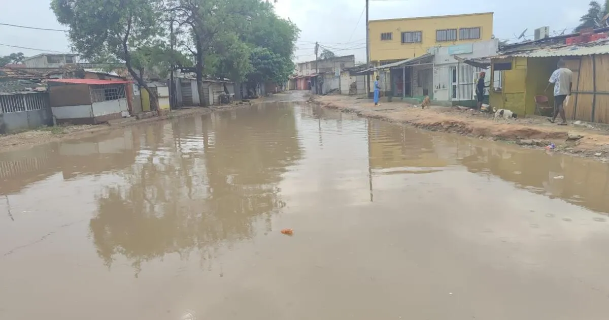 Luanda: Chuva no fim-de-semana deixou casas e bairros inundados