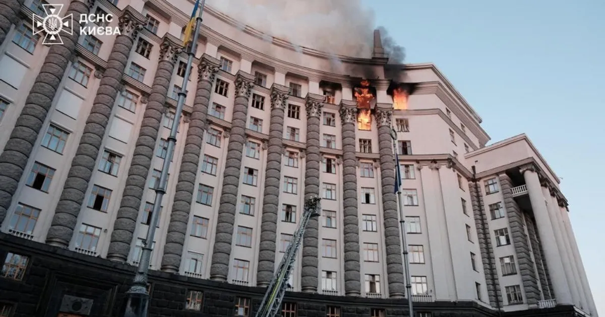 Rússia/Ucrânia: Trump e Putin brilham mediaticamente e "apagam" Zelensky e aliados – Afinal, russos não atacaram edifício do Governo em Kiev – Europa voa para Washington