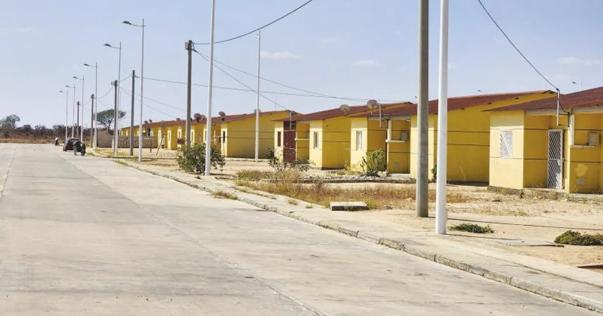 No Luena, moradores abandonam urbanização 4 de Fevereiro por falta de água