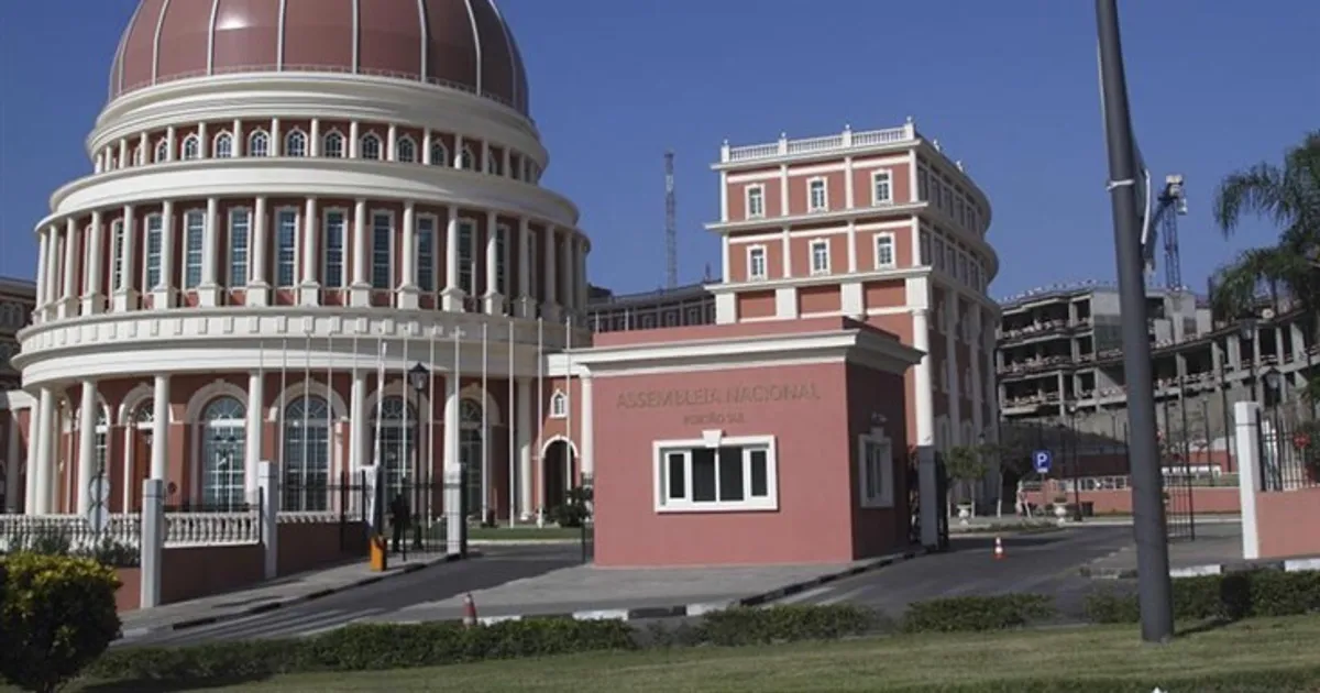 Propostas de Lei de autorização legislativa para aprovação do regime jurídico dos parques industriais rurais e dos polos de desenvolvimento industrial em apreciação no Parlamento