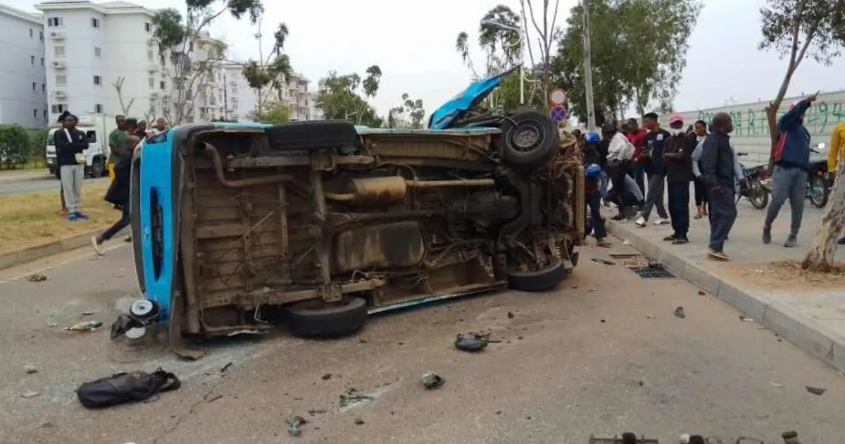 Kilamba: Acidente com táxi deixa 18 feridos, dois dos quais com gravidade