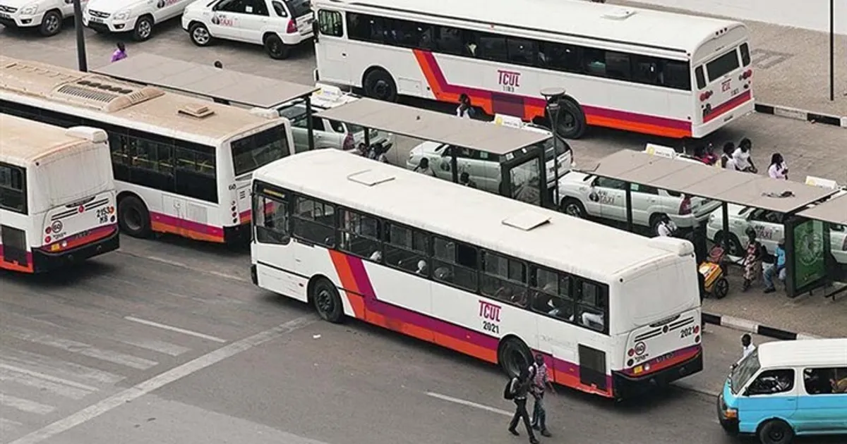 Preço dos transportes aumenta: Bilhete de autocarro sobe para os 200 kz e tarifa do táxi passa a ser de 300 kz