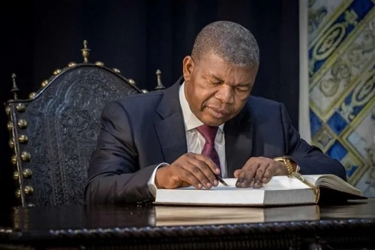Angola assina dívida para pagar dívida – Acordo de financiamento vale 340 milhões de euros