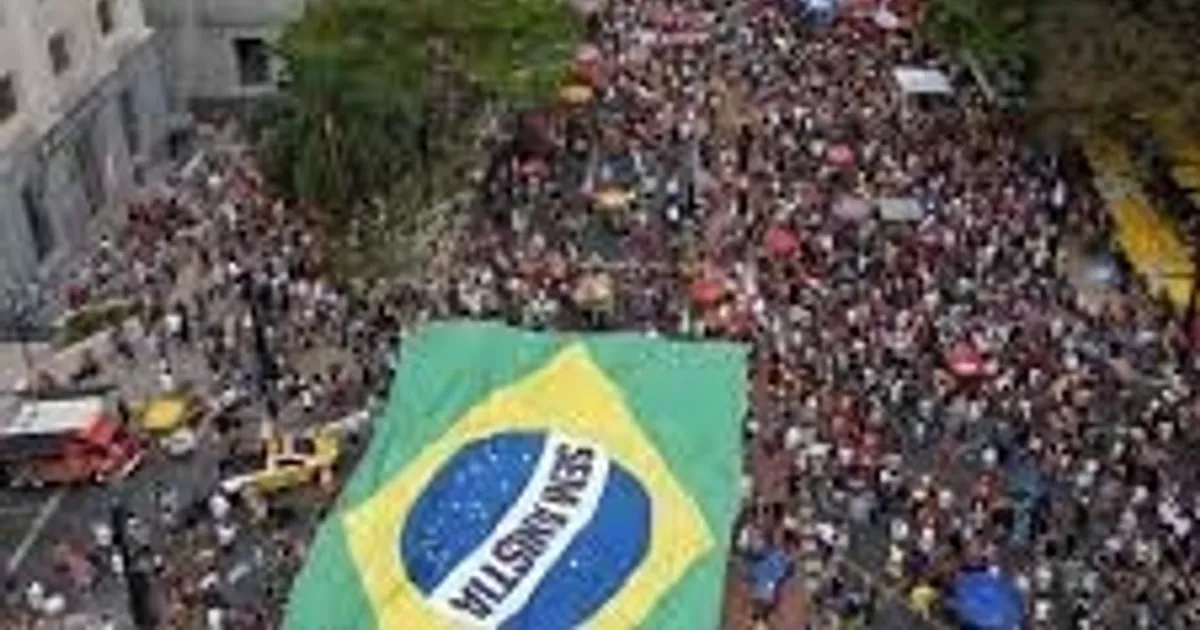 Manifestações no Brasil contra lei sobre a imunidade dos parlamentares