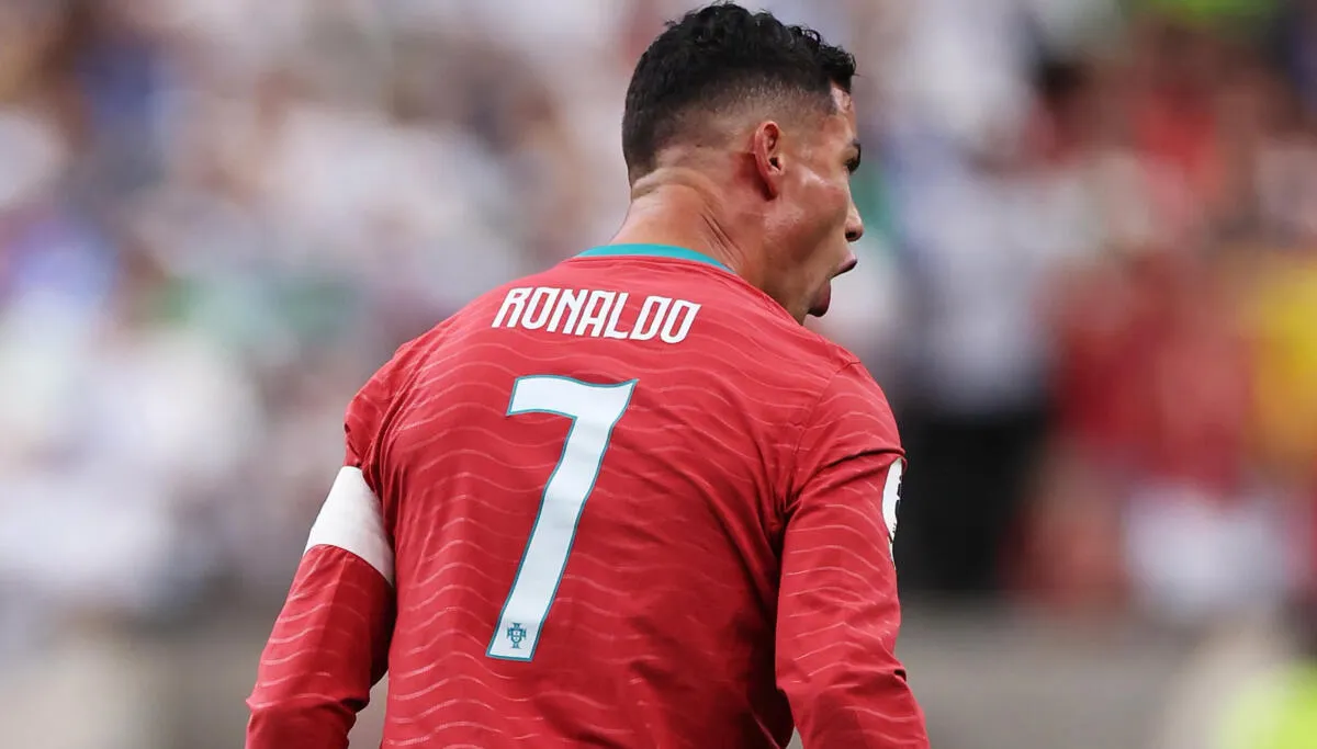 Mundial 2026: Caravela portuguesa rompe caravana uzbeque ao meio com bis de Ronaldo