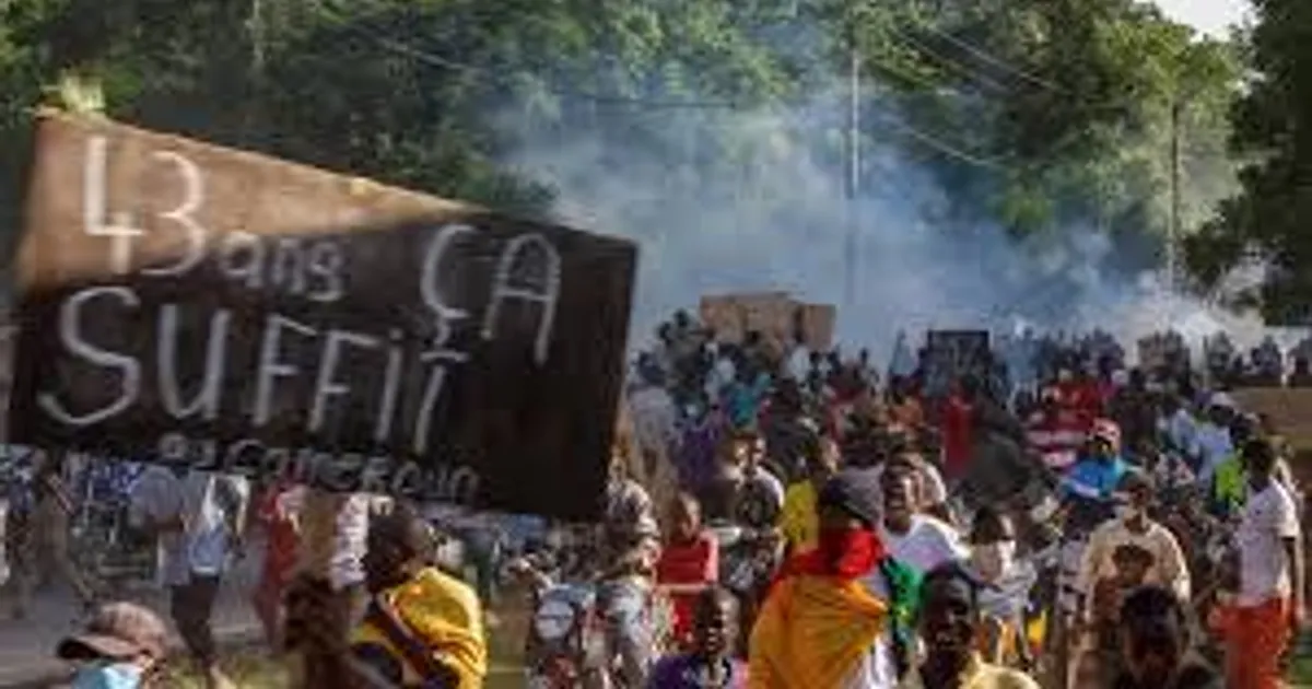 Camarões: Protestos sucedem-se contra reeleição de Paul Biya, o Presidente mais velho do mundo – Regime ameaça líder da oposição com processo por incitamento à violência