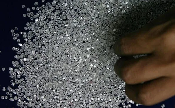 Malanje: SIC detém três estrangeiros em posse de mais de 250 diamantes