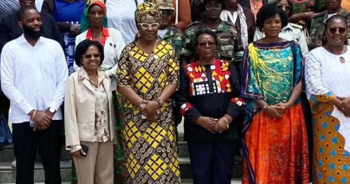 Teresa Neto, do MPLA, reconduzida como presidente do Grupo de Mulheres Parlamentares, que vai elaborar projecto de Lei que criminalize e erradique os casamentos prematuros em Angola