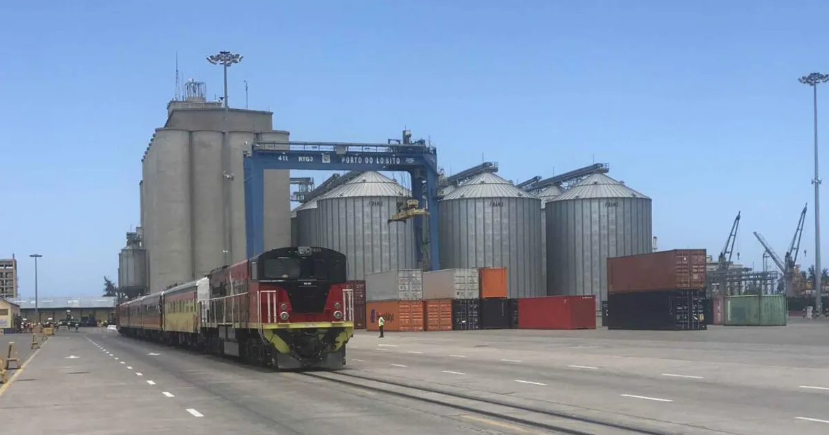 Alvoroço no Porto do Lobito antes do anúncio de greve dos trabalhadores do concessionário - Vem aí uma marcha de protesto até às instalações de Celso Rosas