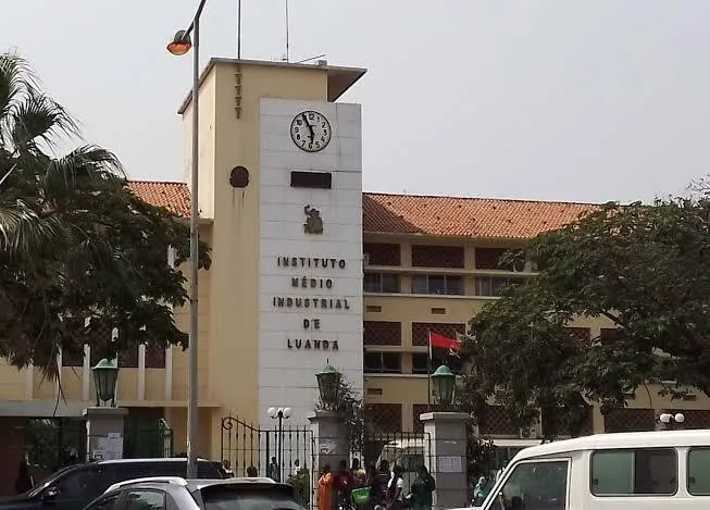 Reabilitação, ampliação e apetrechamento do Instituto Politécnico Industrial de Luanda aprovada por ajuste directo de 109,6 mil milhões kz