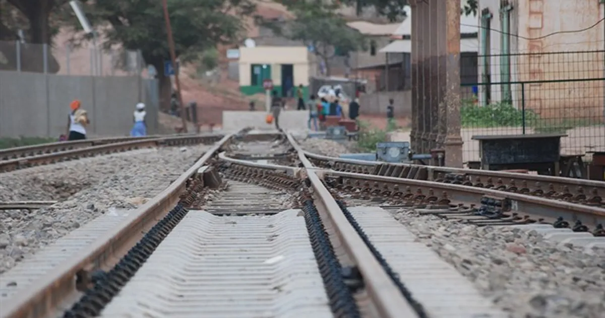 Caminho de Ferro de Luanda interrompe circulação devido à insegurança