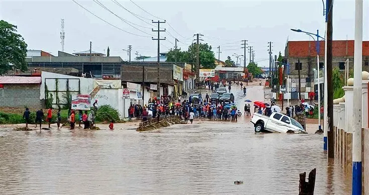 Clima: Efeitos do Super El Niño, que promete levar secas e inundações históricas aos quatro cantos do mundo, começam a fazer-se sentir em Angola