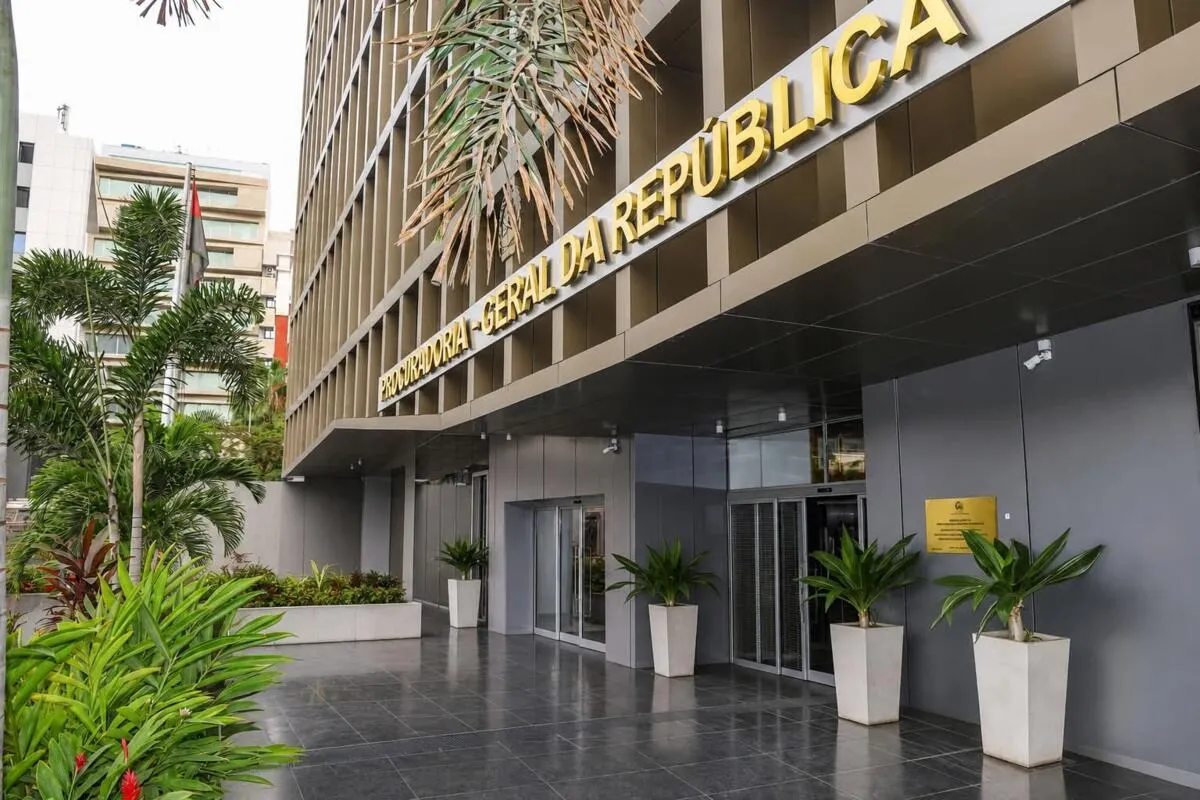 PGR anuncia extradição de Portugal de angolano suspeito de desvio de fundos através de manipulação informática