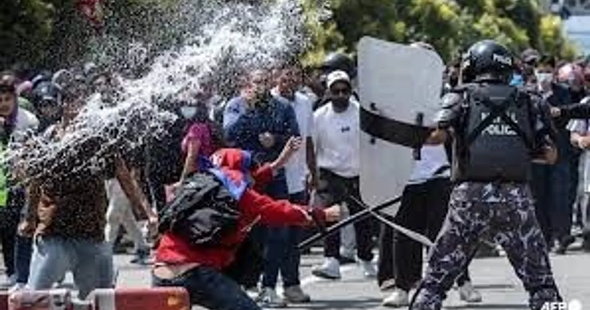 Media: Milhares nas ruas obrigam Governo do Nepal a reabrir acessos às redes sociais – Pelo menos 19 pessoas morreram em confrontos com a polícia em nome da "liberdade"