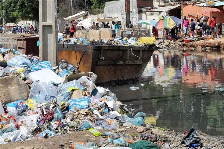 Proibição de plásticos de utilização única entra em vigor, colocando Angola no mapa do combate continental a este flagelo ambiental