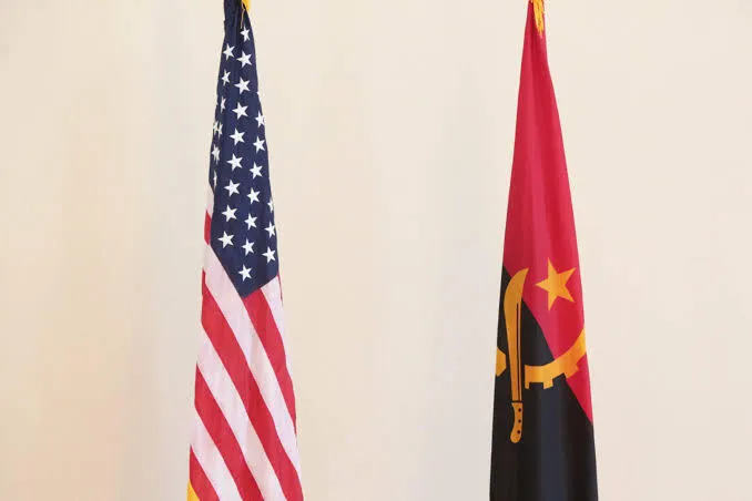 Angola e EUA manifestam intenção de reforçar cooperação no domínio da defesa