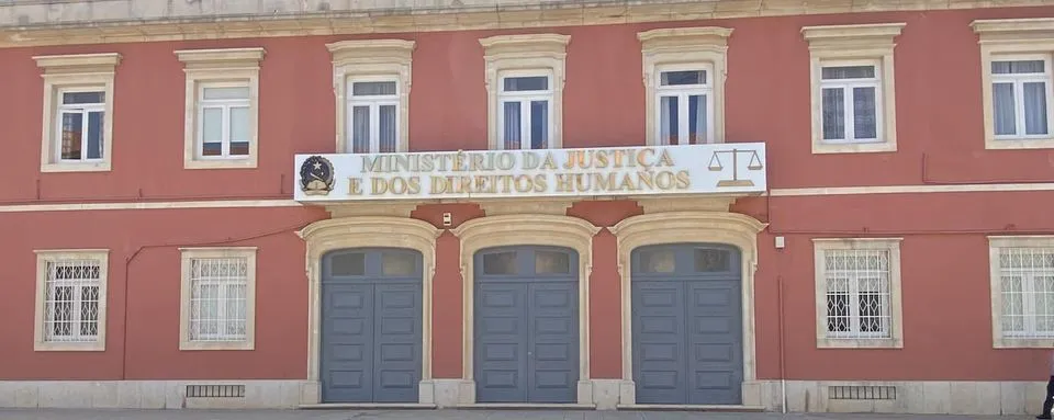 MINJUSDH continua a aplicar processos disciplinares e a expulsar funcionários por má conduta - Em dois anos, já expulsou mais de 120 funcionários