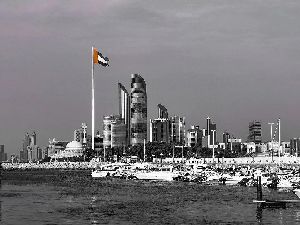 Rússia/Ucrânia: Russos, ucranianos e norte-americanos em Abu Dhabi a trabalhar para a paz, secretário-geral da NATO em Kiev a boicotar as negociações