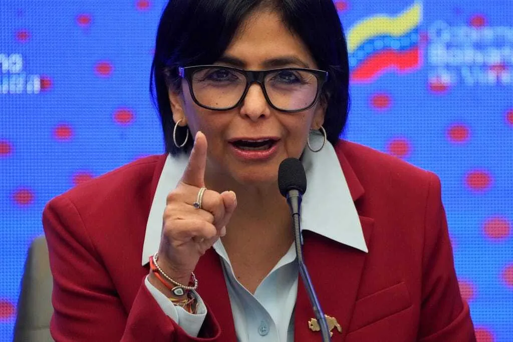 Venezuela: Delcy Rodríguez ordena criação de plano de defesa após ataque dos EUA