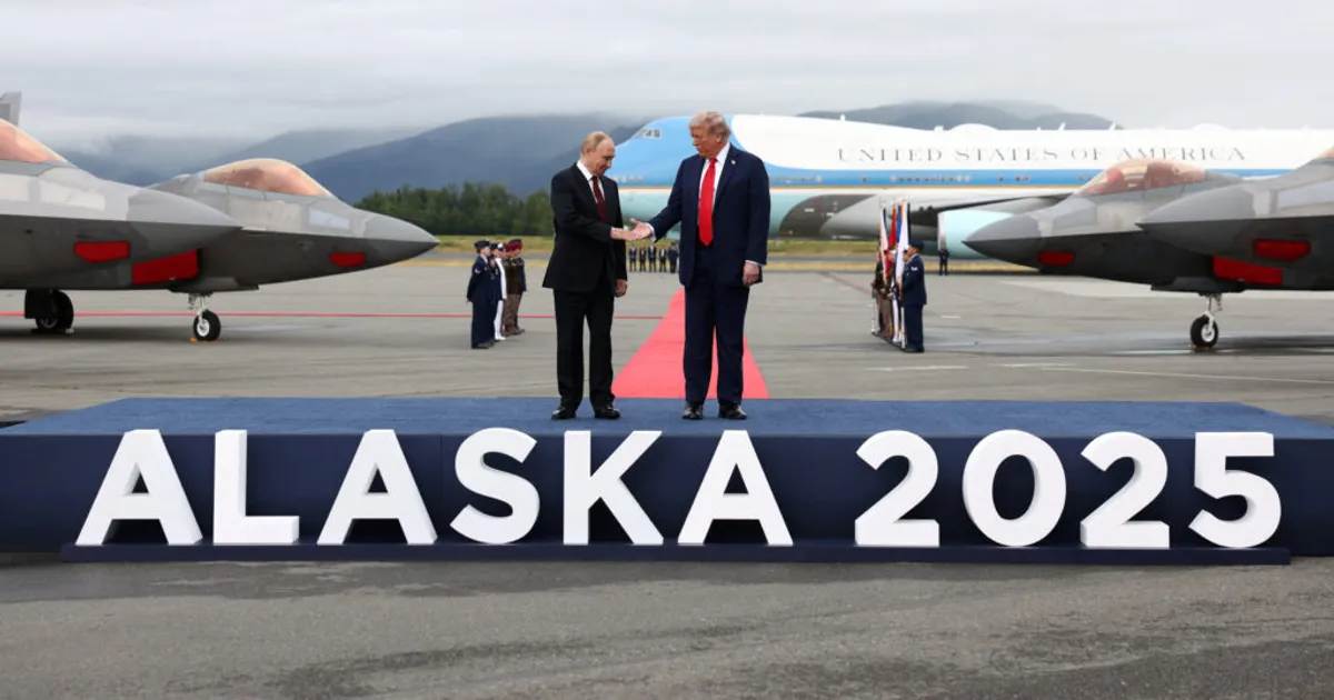 Rússia/Ucrânia: Somadas as expectativas e os riscos, o encontro de Trump e Putin foi "positivo", mas quanto à guerra, o sangue vai continuar a correr