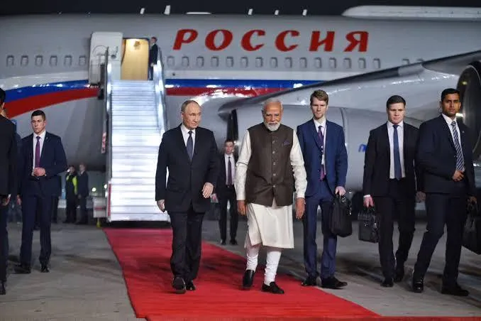 BRICS: Cimeira na Índia "arranca" em "Modi" de encontro com Putin – Nova Deli recebe representantes de metade da população mundial e quase metade do PIB global