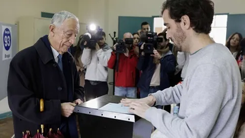 Portugal escolhe este Domingo o sucessor de "Ti Celito" como Presidente da República, mas a decisão definitiva só deverá acontecer na segunda volta, em Fevereiro