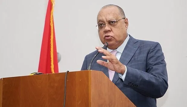 Abertas candidaturas para a substituição de Hélder Pitta Gróz no cargo de procurador-geral da República