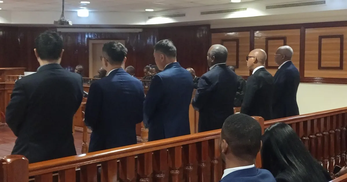 Supremo absolve general "Kopelipa" de todos os crimes e condena "Dino" a 5 anos e seis meses de prisão