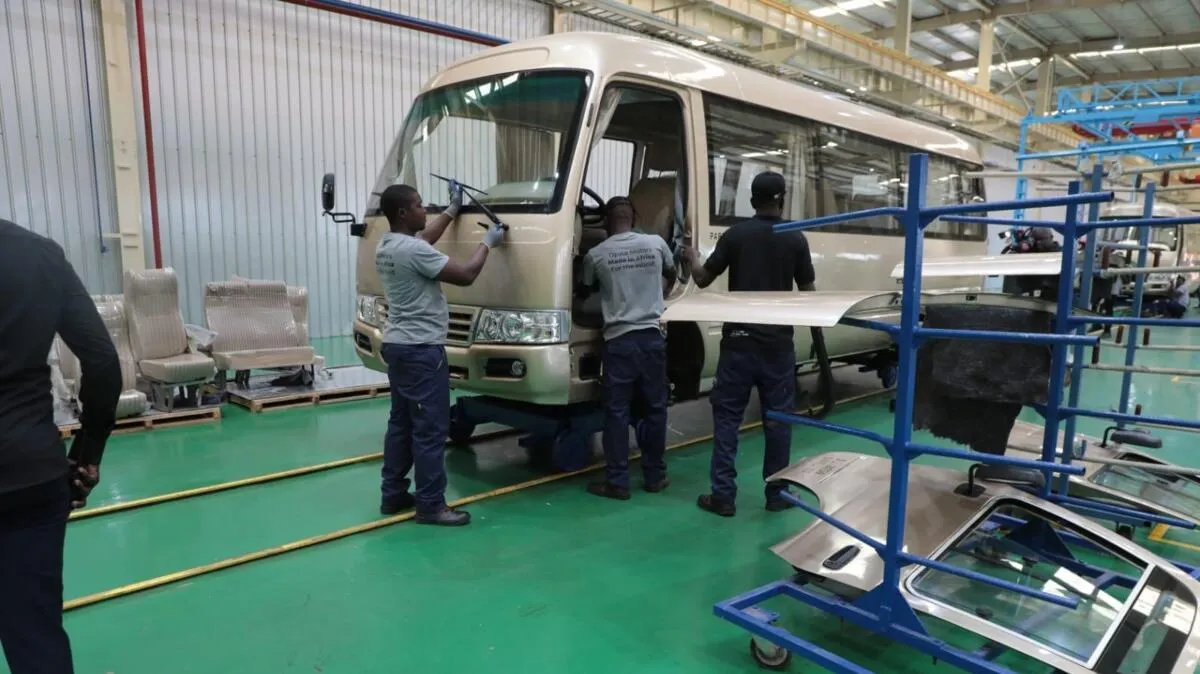 Luanda inaugura fábrica com capacidade para montar mais de 20.000 veículos/ano