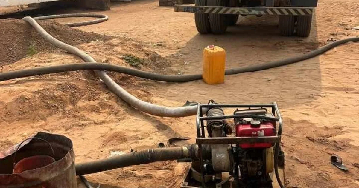 Lunda-Norte: SIC apreende 35 mil litros de combustível e detém um homem por comércio ilegal
