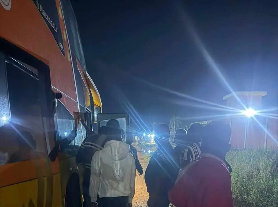 Crime: Grupo armado com catanas invade autocarro e rouba passageiros – Caso inédito em Angola mas com "pergaminhos" noutros países do continente