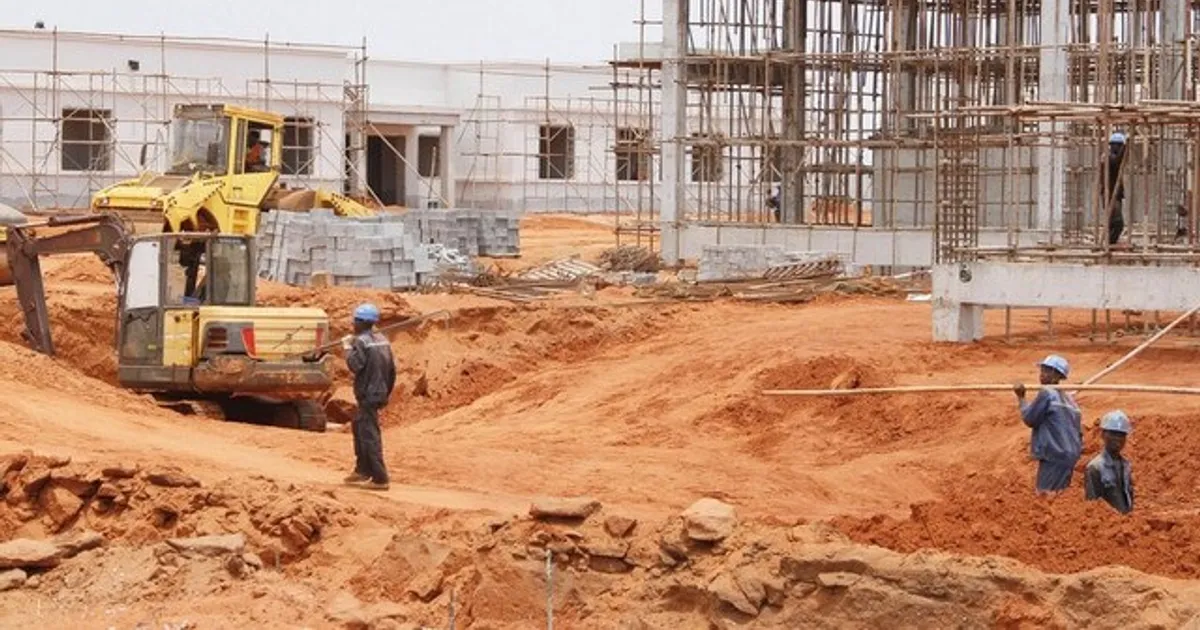 Empreitadas de universidades em Cabinda e em Malanje, avaliadas em 340 milhões de euros, entregues a empresa de Silvestre Tulumba