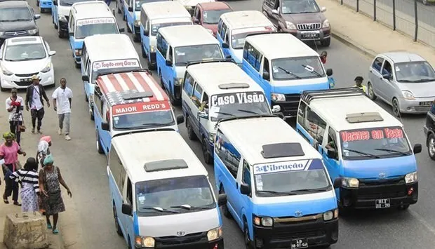 Detidos membros de rede que usa "azuis e brancos" para assaltos – PN pede cuidado aos utilizadores de táxis porque "associação criminosa ainda não foi totalmente desmantelada"