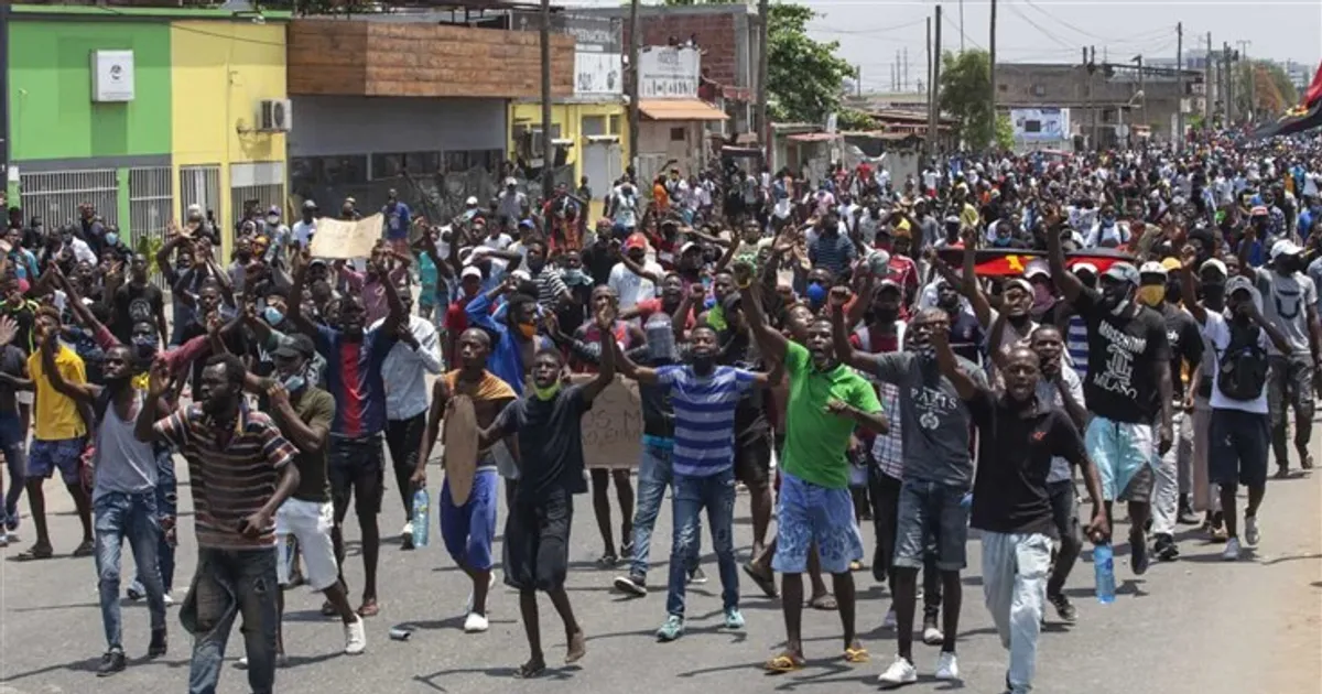 PRA-JA Servir Angola e Partido Liberal juntam-se à sociedade civil, no sábado, em marcha pacífica contra a subida do preço dos combustíveis