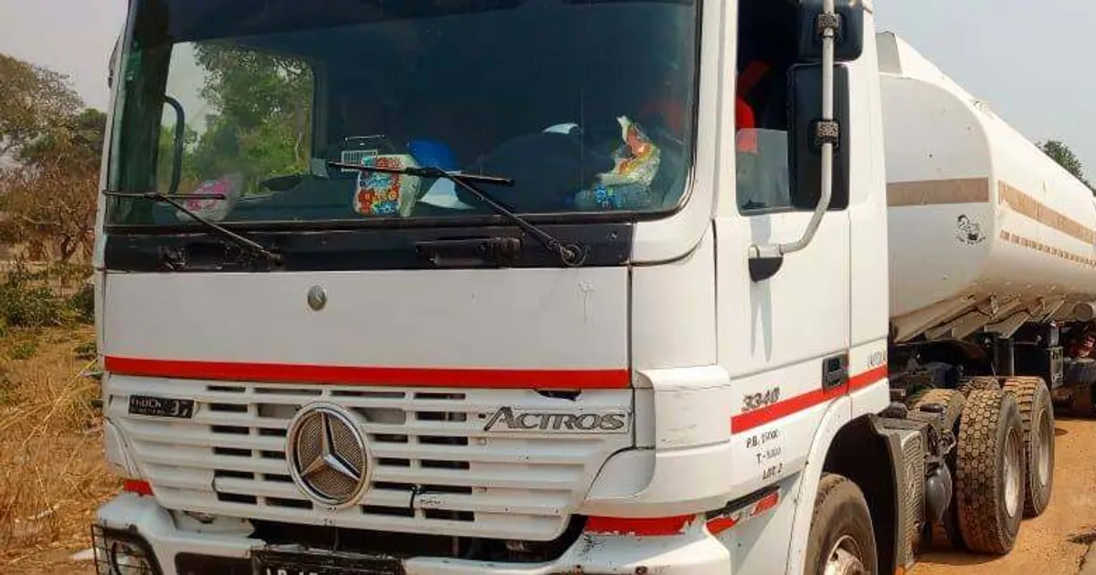 Apreendidos dois camiões-cisterna com 70 mil litros de combustível no Moxico Leste