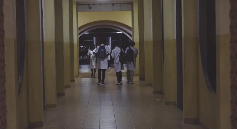 Luanda: Alunos com menos de 18 anos frequentam aulas no período nocturno
