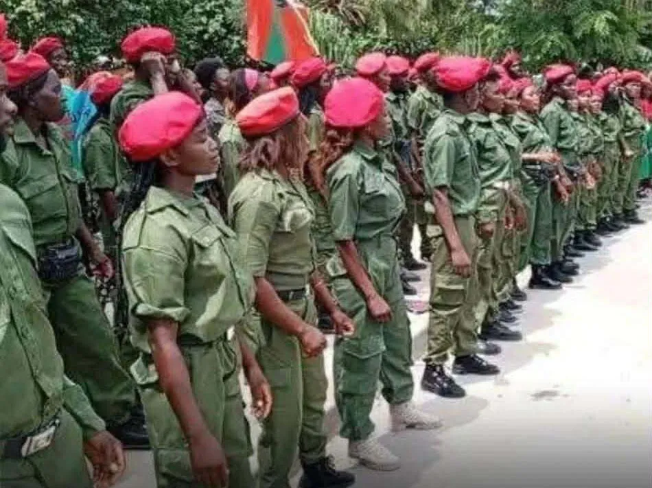 FAA e PN "irritadas" com UNITA por fazer exibição de uniformes militares – UNITA desvaloriza e diz que apenas fez encenação das extintas FALA no âmbito dos 60 anos do partido