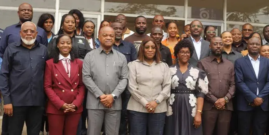 Projecto ‘N’gola Digital’ reforça campanha de inclusão digital nas escolas públicas de Luanda e Icolo e Bengo