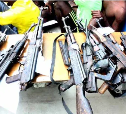 Polícia Nacional apreende mais de 80 armas de fogo em posse de marginais