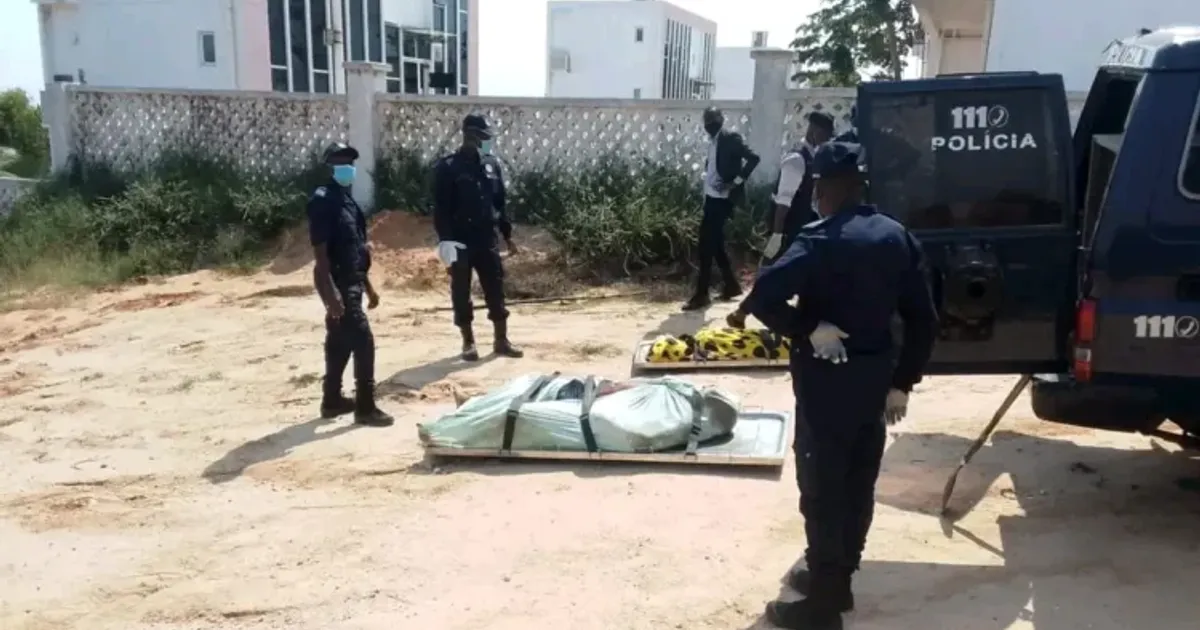 Polícia Nacional resgata cadáver na orla marítima