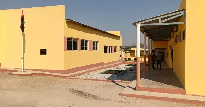 Educação na Huíla reforçada com 12 salas de aulas