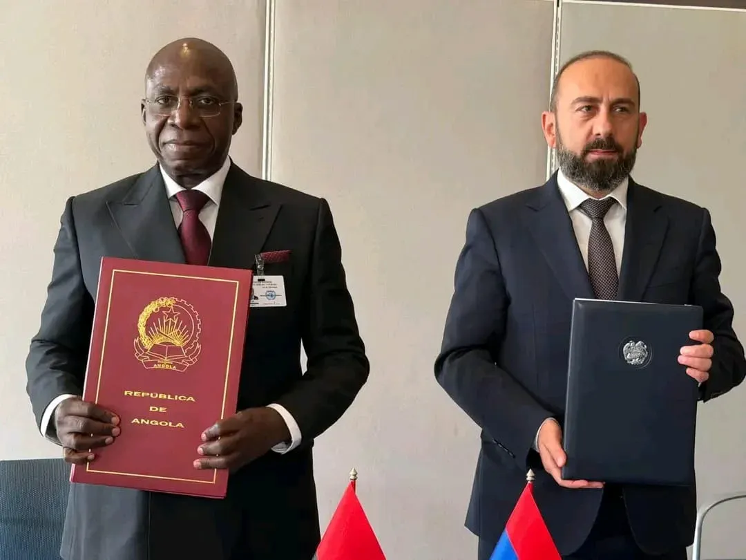 Angola e Arménia assinam em Nova Iorque acordo de isenção de vistos para passaportes diplomáticos e de serviço