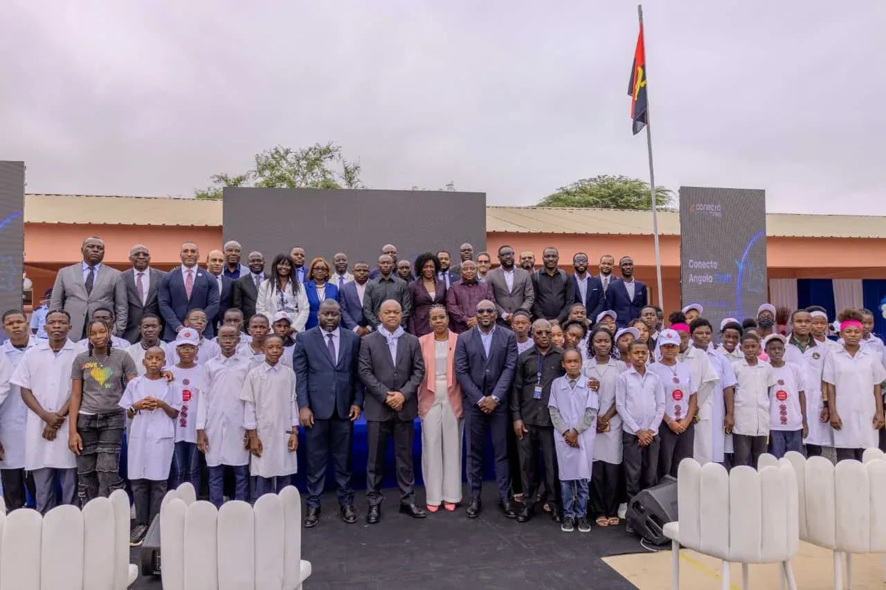Mário Oliveira inaugura projecto-piloto Connect Angola Comercial-TVWS