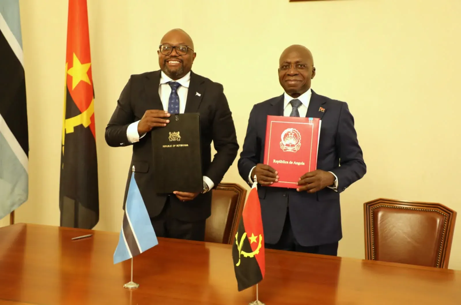 Angola e Botswana reforçam cooperação com assinatura de dois acordos