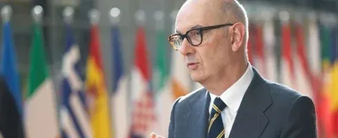 França: Ministro diz que Mélenchon faria “manguito” à zona euro